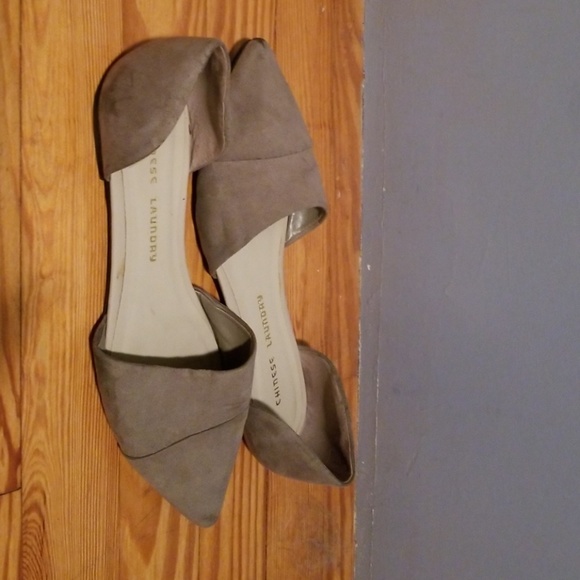 Chinese Laundry Flats - Picture 2 of 5